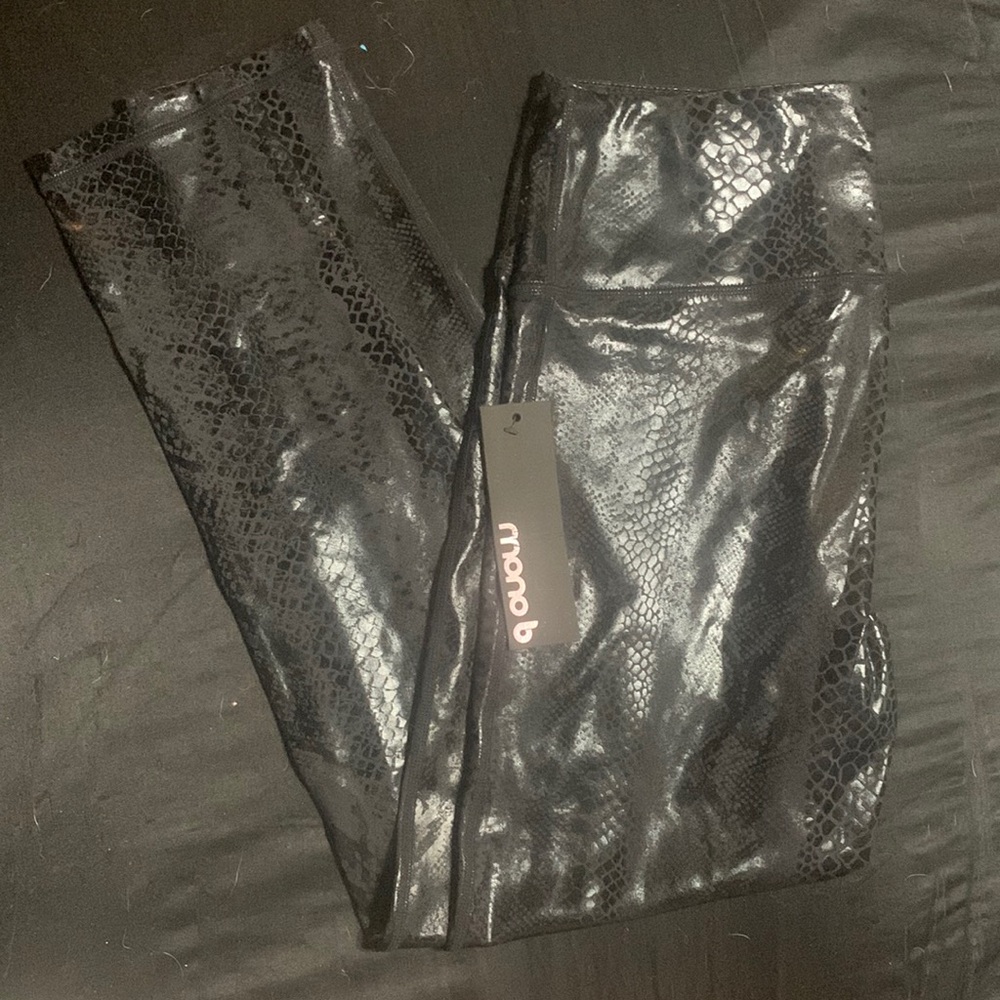 Snake print leggings